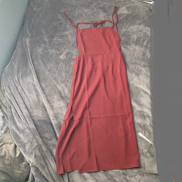 Maxi dress with side slit - Picture 2 of 7